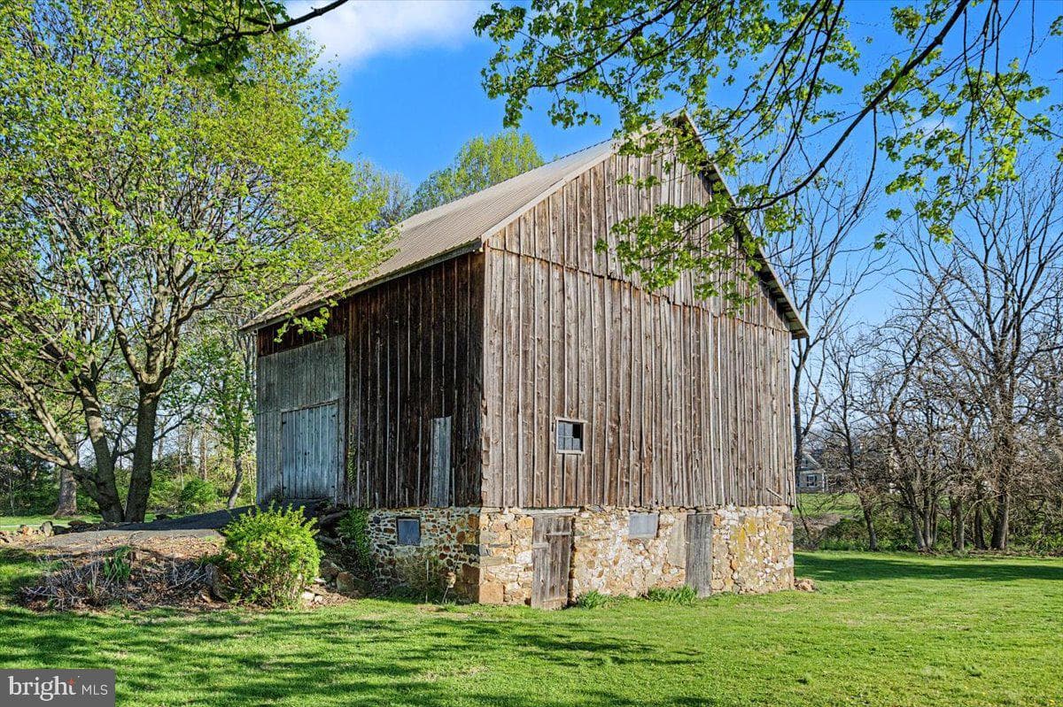 547 Church Hill Road photo 29