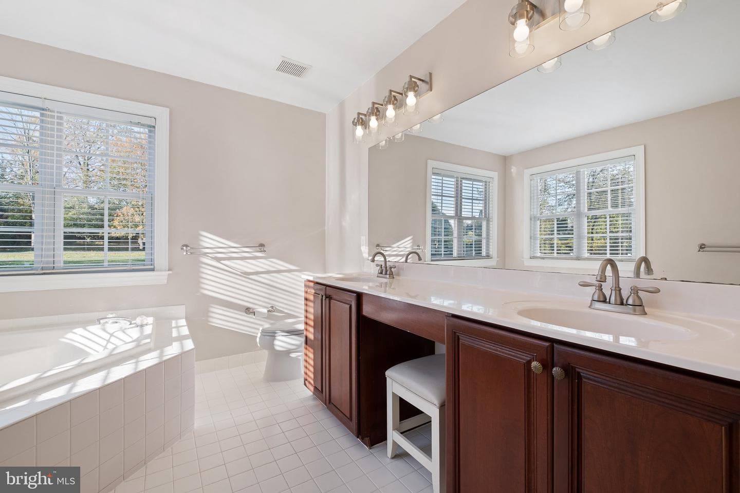 116 Waterfall Lane photo 32