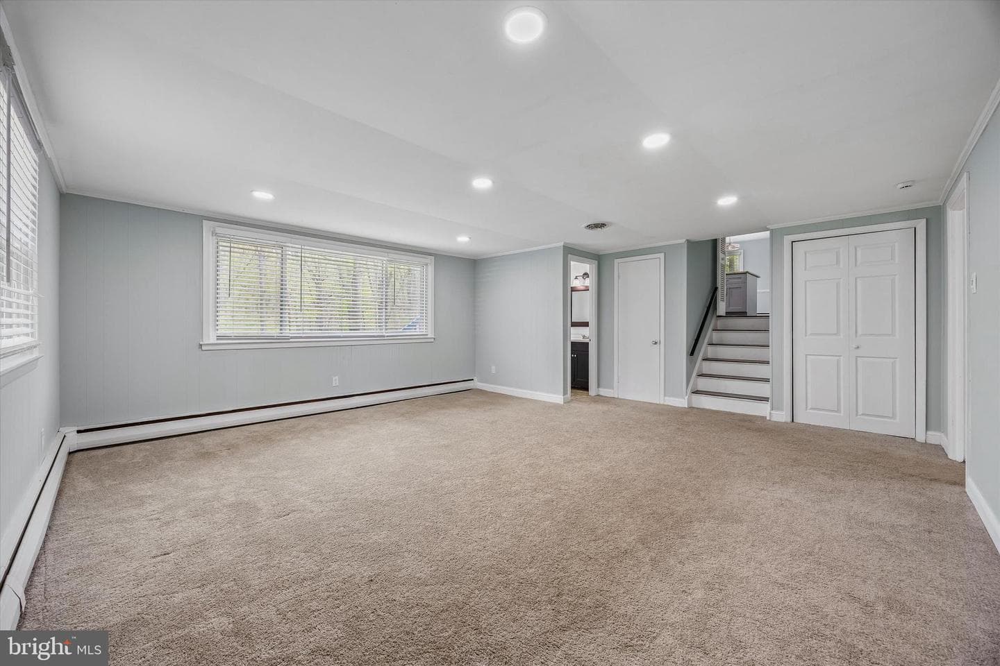 699 W Valley Road photo 31