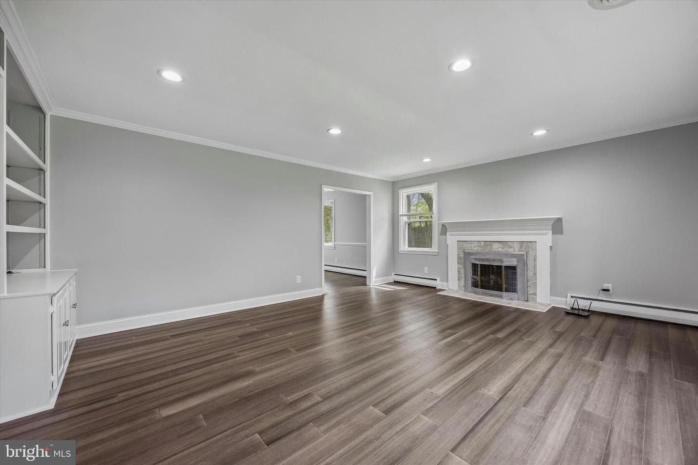 699 W Valley Road photo 6
