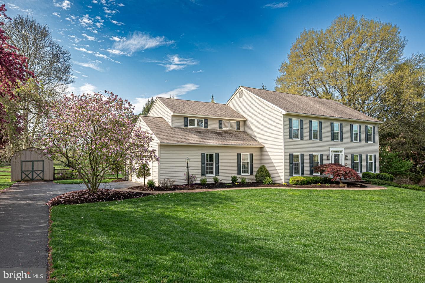 442 Chambers Lane photo 3