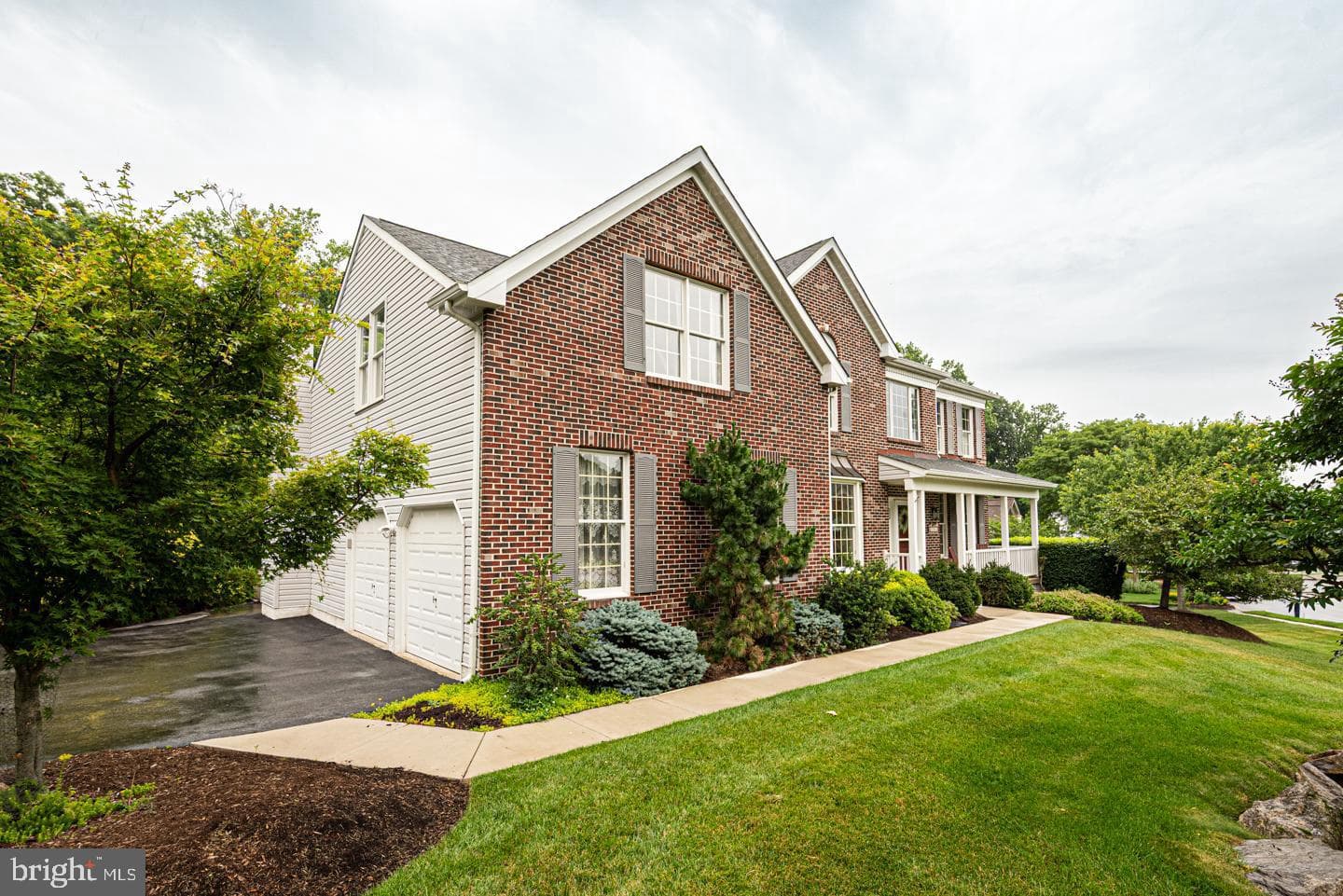 708 Dover Court Place photo 4