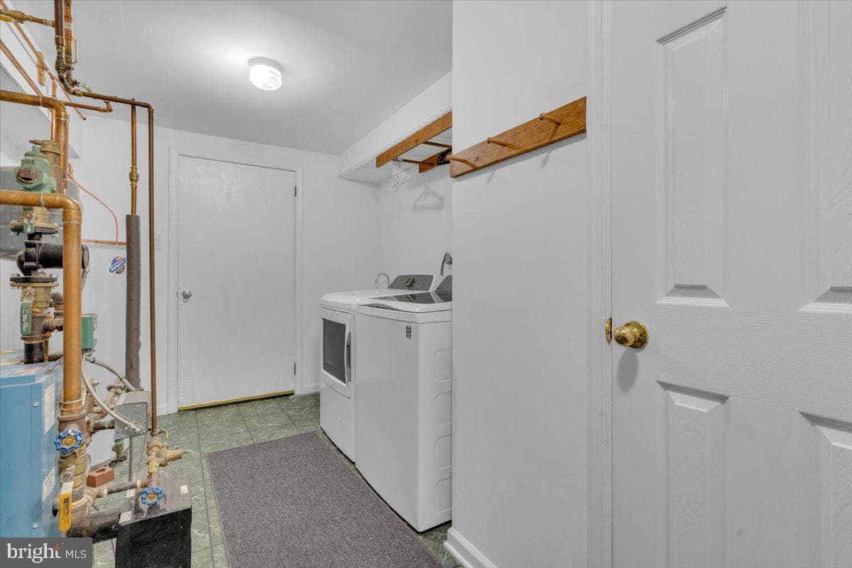 1424 Oakwood Road photo 28