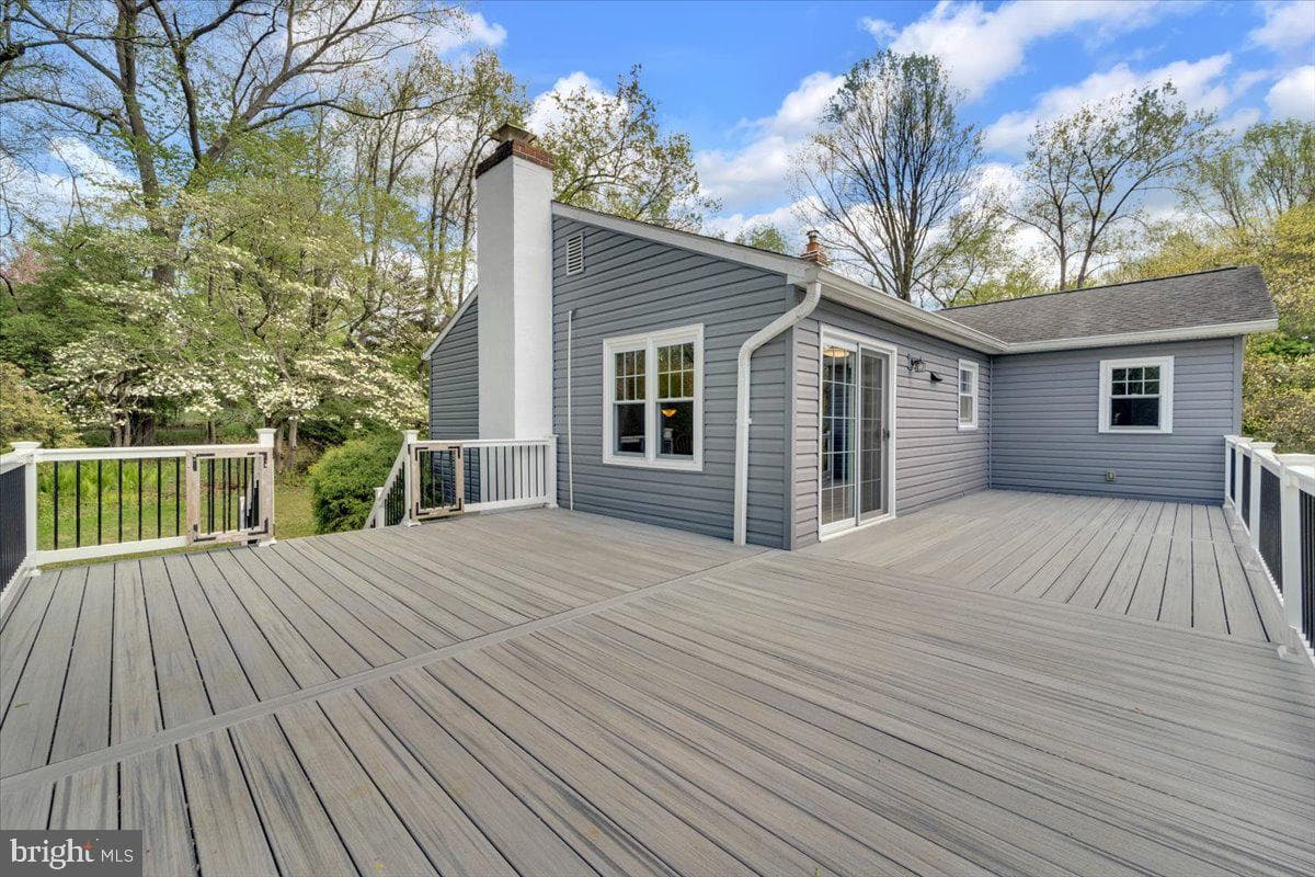 1424 Oakwood Road photo 30