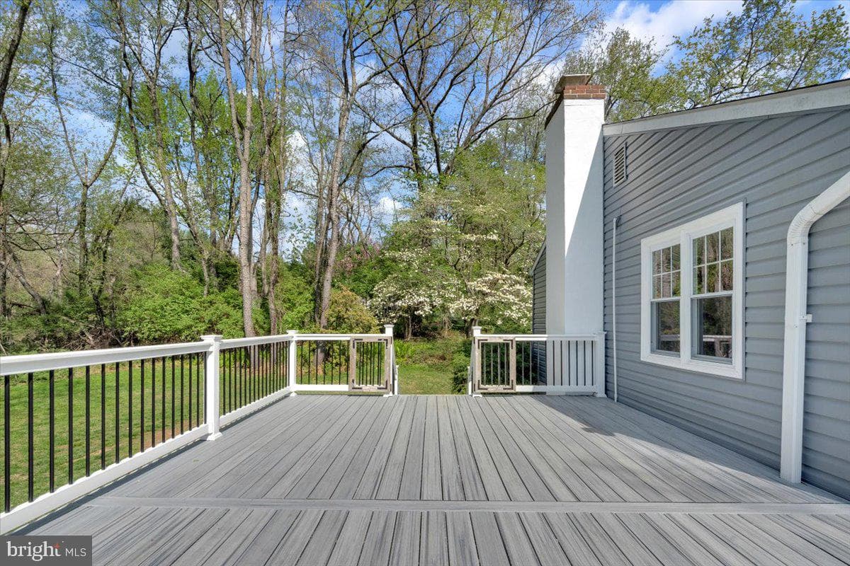 1424 Oakwood Road photo 31