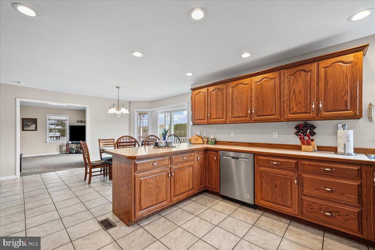 684 Waterway Road photo 11