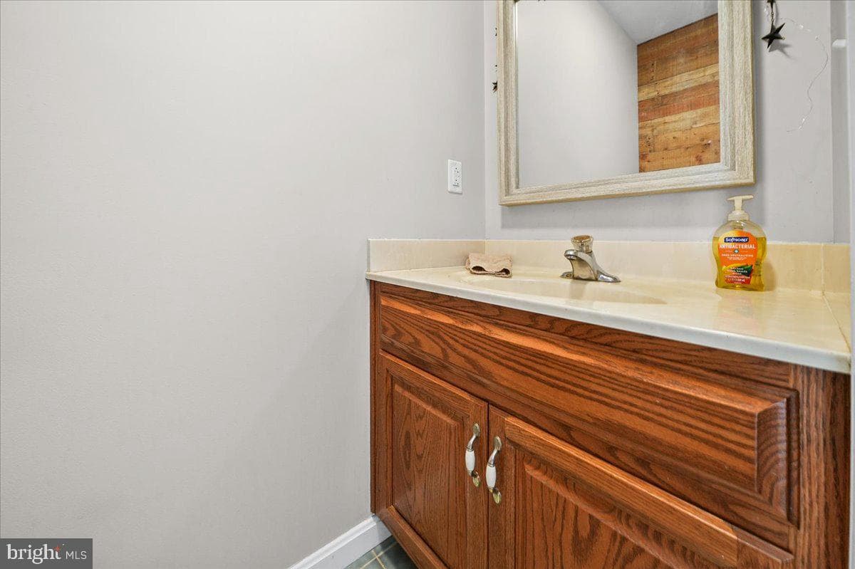 684 Waterway Road photo 14