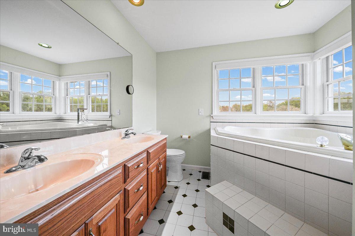 684 Waterway Road photo 16