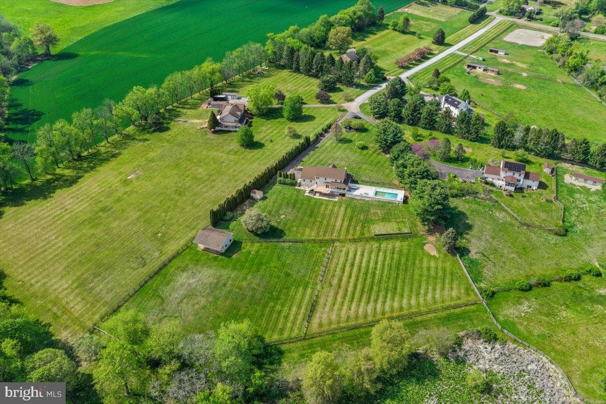 684 Waterway Road photo 25