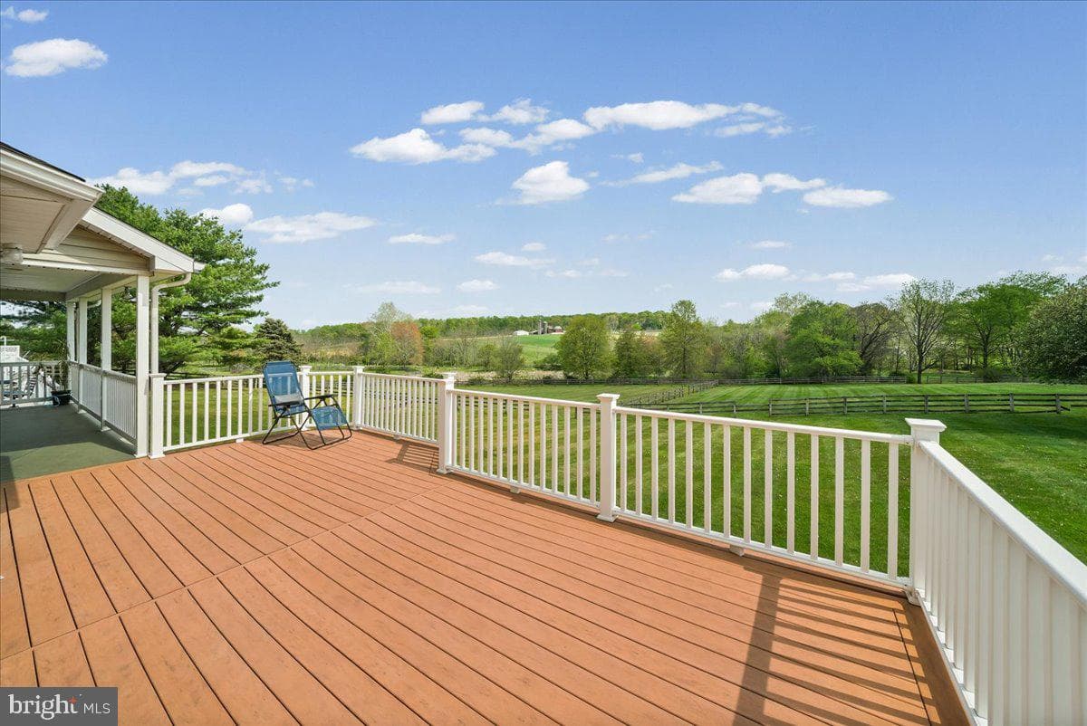 684 Waterway Road photo 32