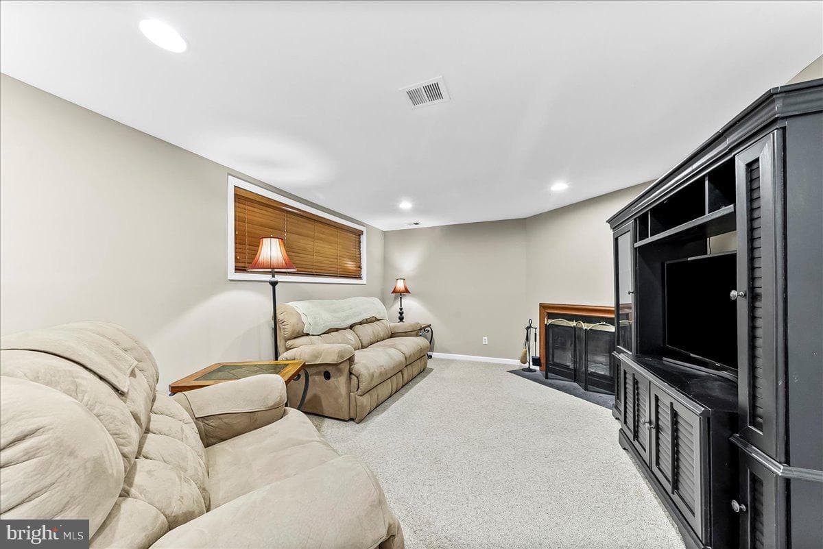 1578 S Coventry Lane photo 3