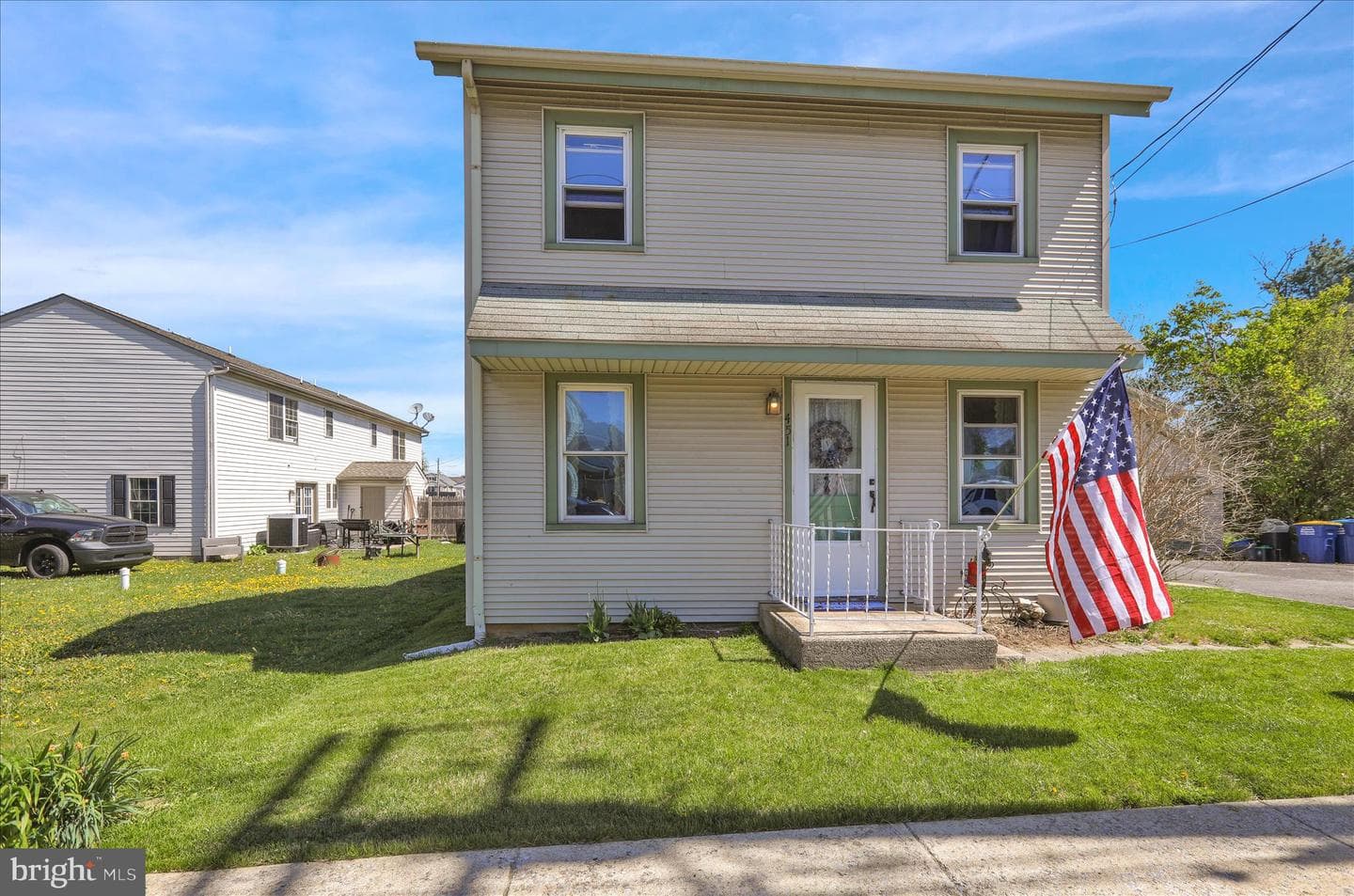 451 James Street photo 4