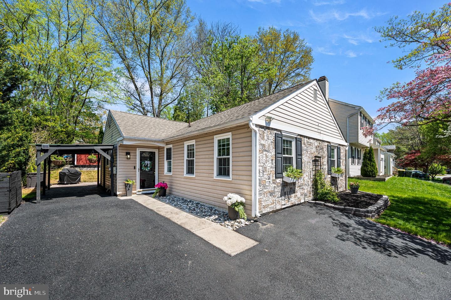1105 Vermont Lane photo 1