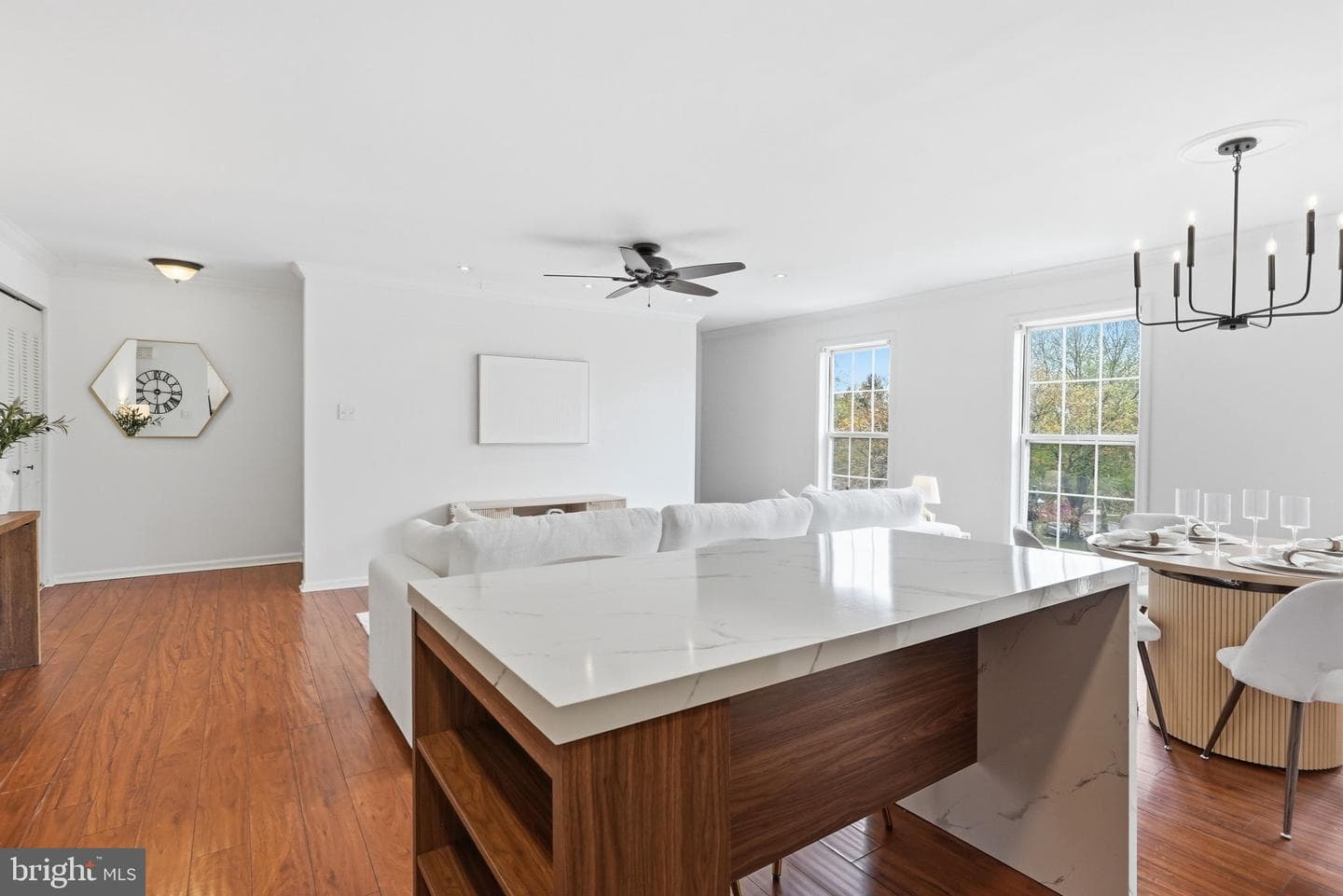 965 Roundhouse Court photo 12