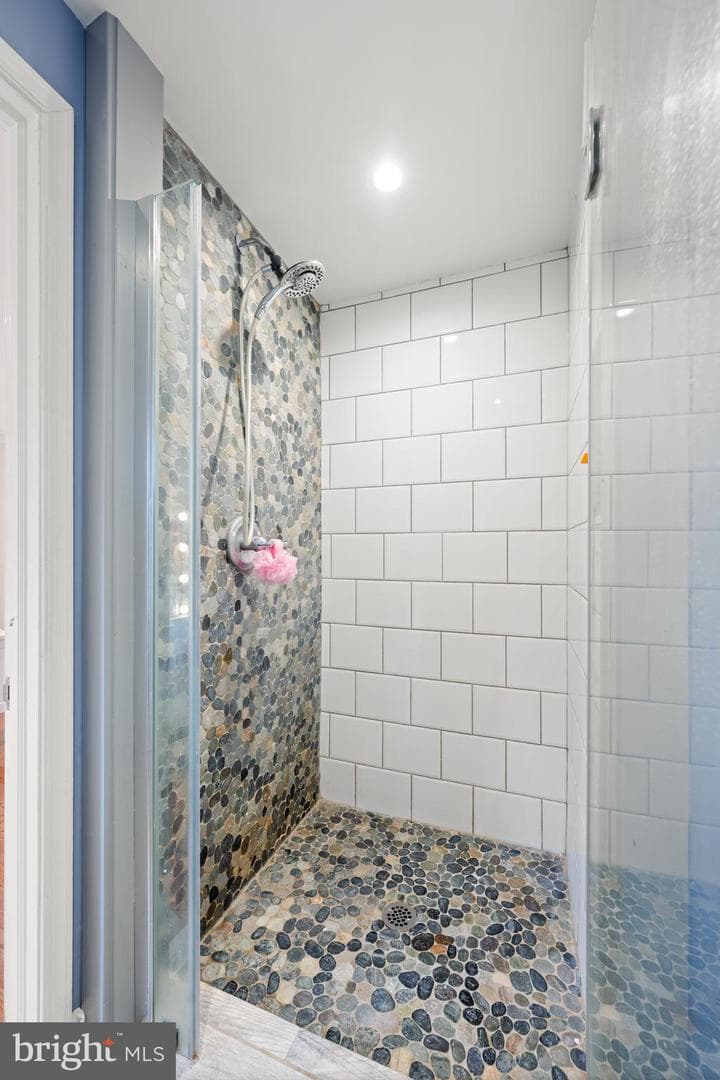 11 Foxchase Road photo 51