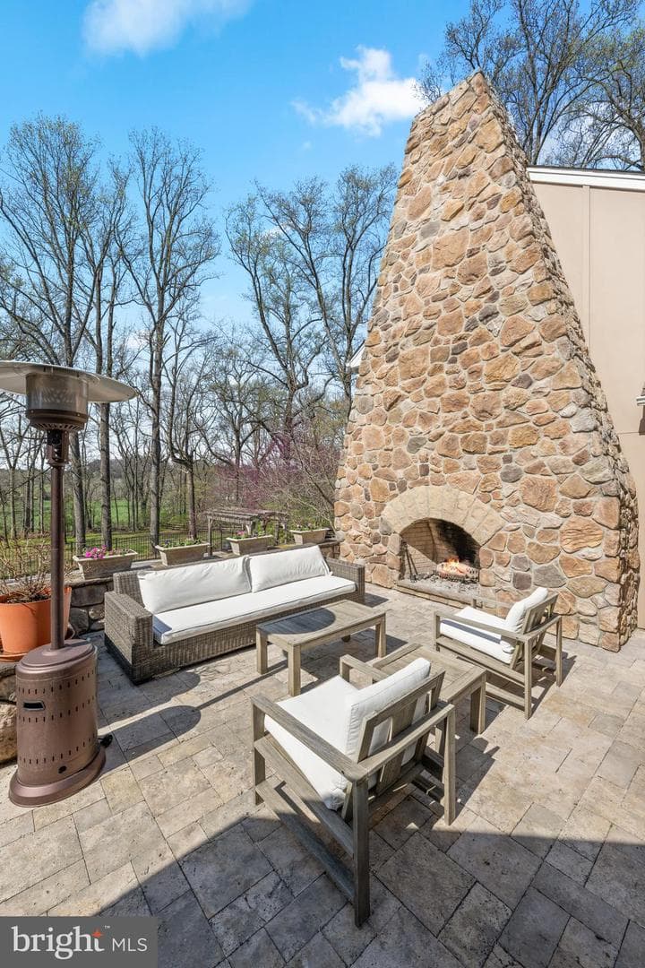 11 Foxchase Road photo 67