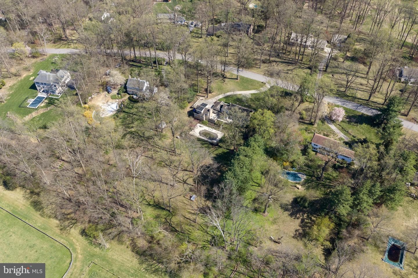 11 Foxchase Road photo 79