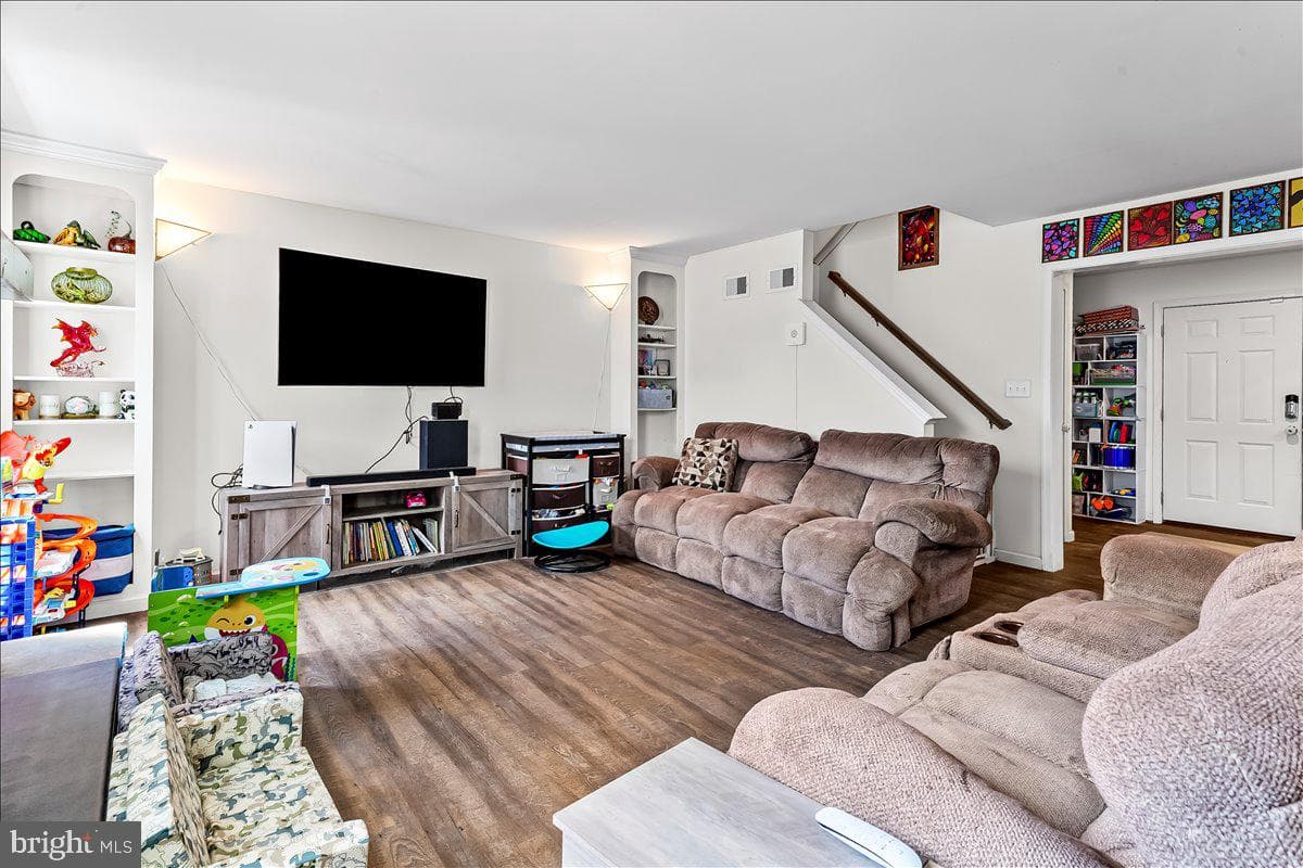 515 Boyce Street photo 3