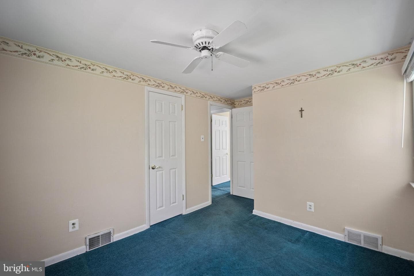 8 Locust Drive photo 16