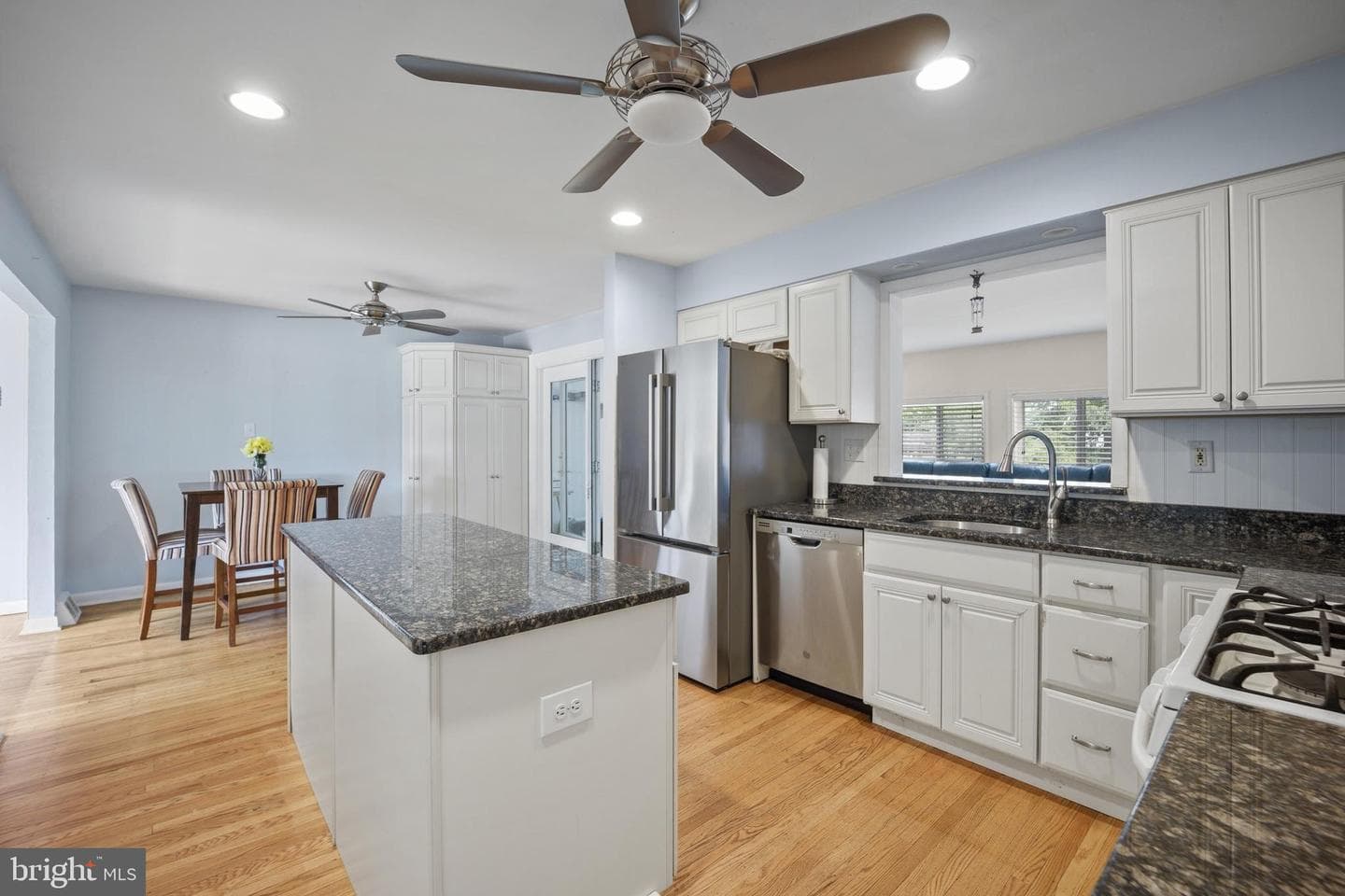 8 Locust Drive photo 6