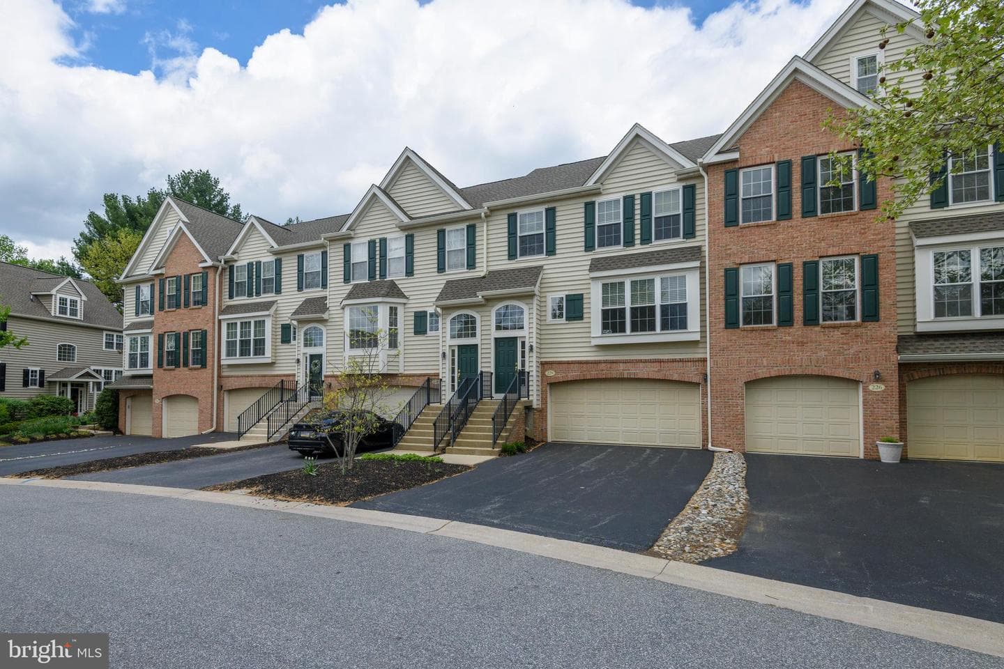 228 Cherry Ln