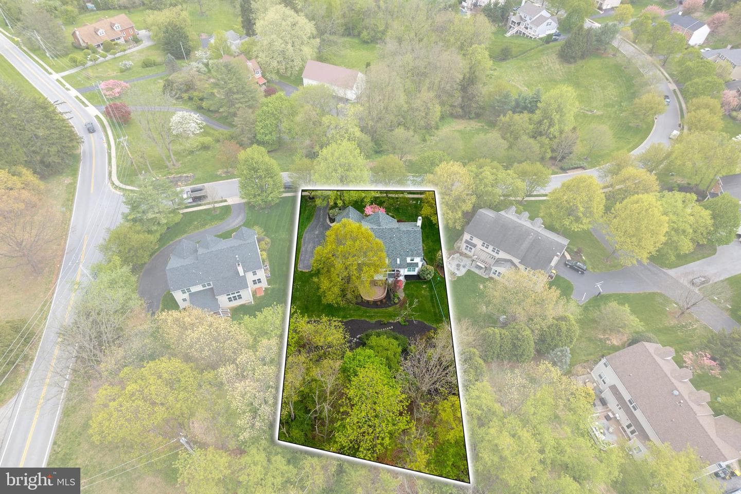 1303 Stonegate Drive photo 12
