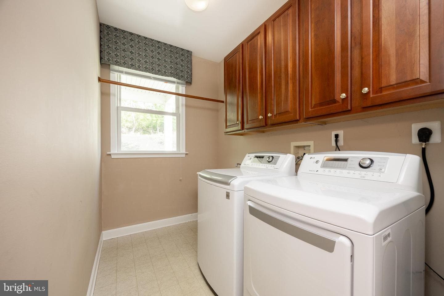 1303 Stonegate Drive photo 33