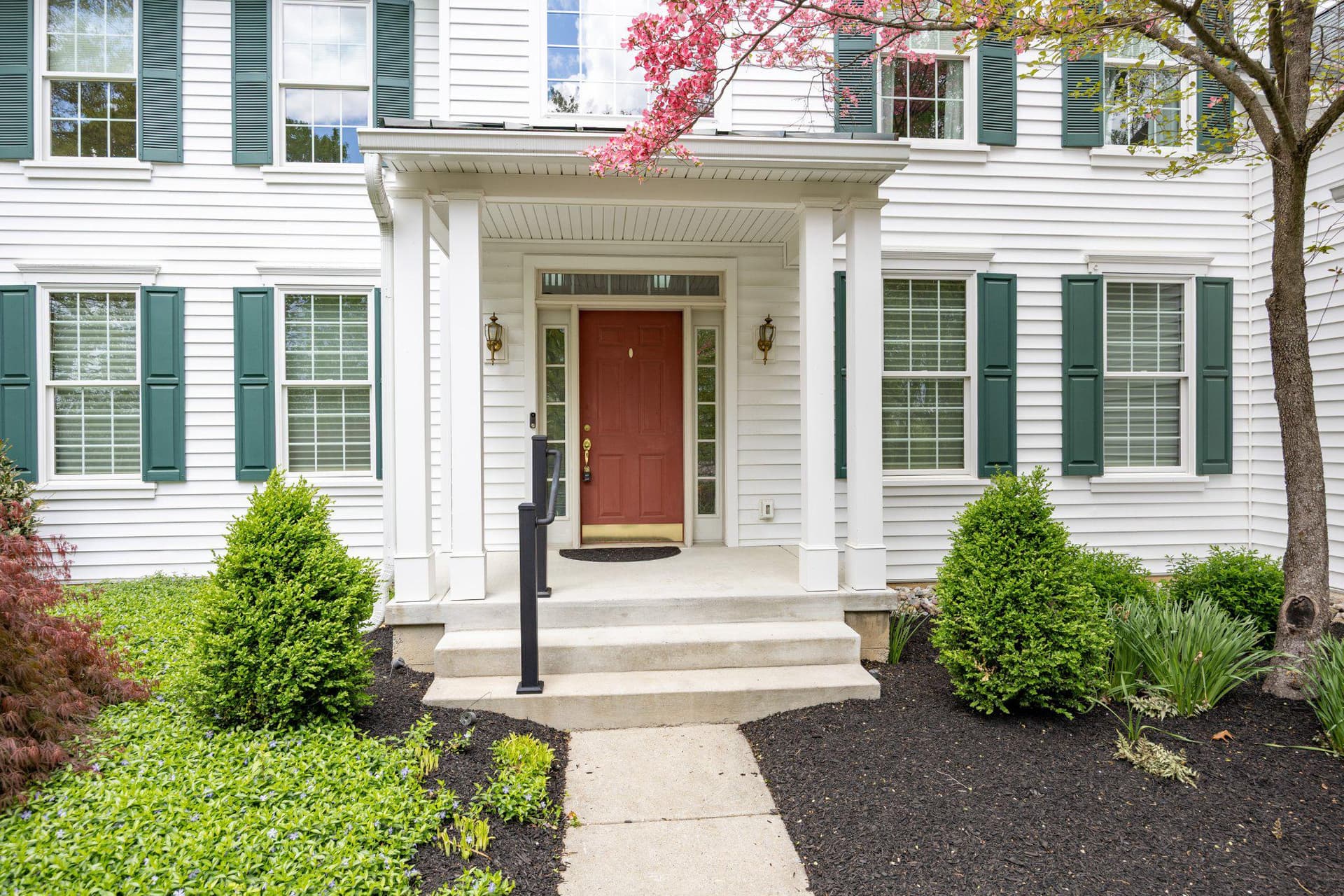 1303 Stonegate Drive photo 4