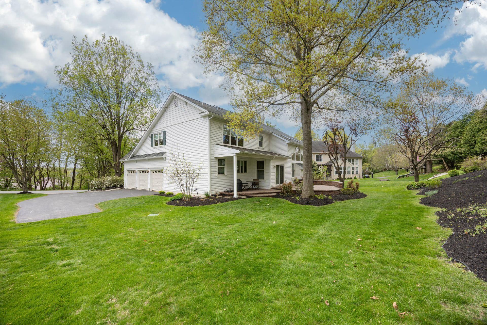 1303 Stonegate Drive photo 8