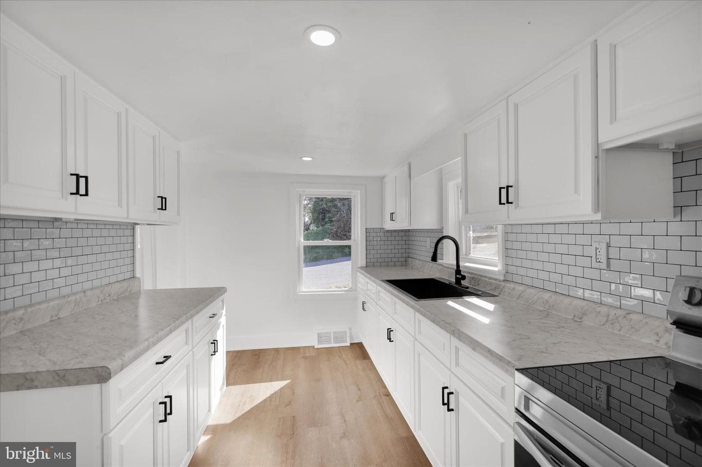40 W Birch Street photo 16