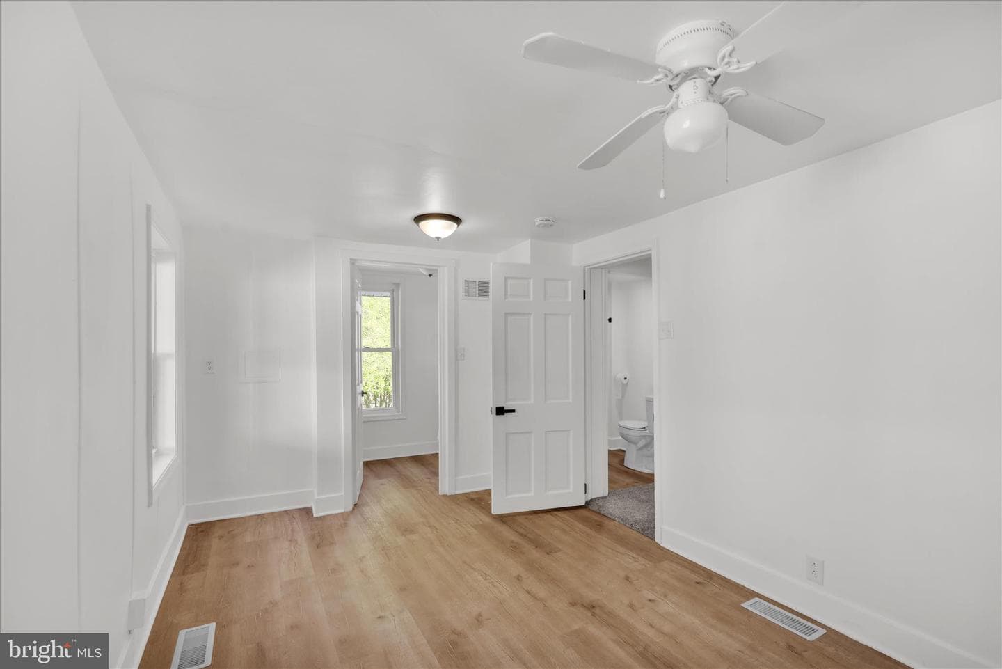 40 W Birch Street photo 21