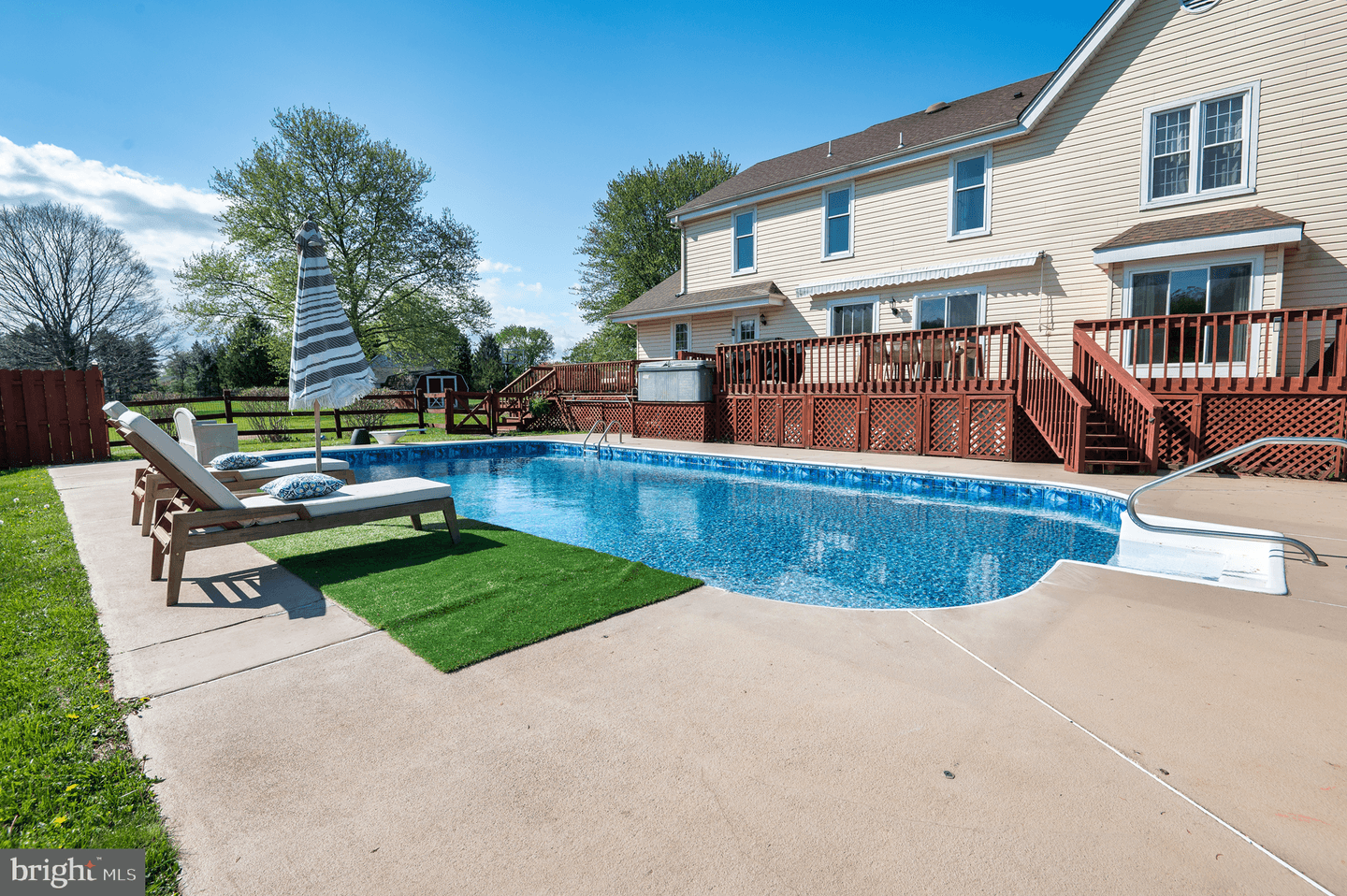 11 Meadow Wood Lane photo 2