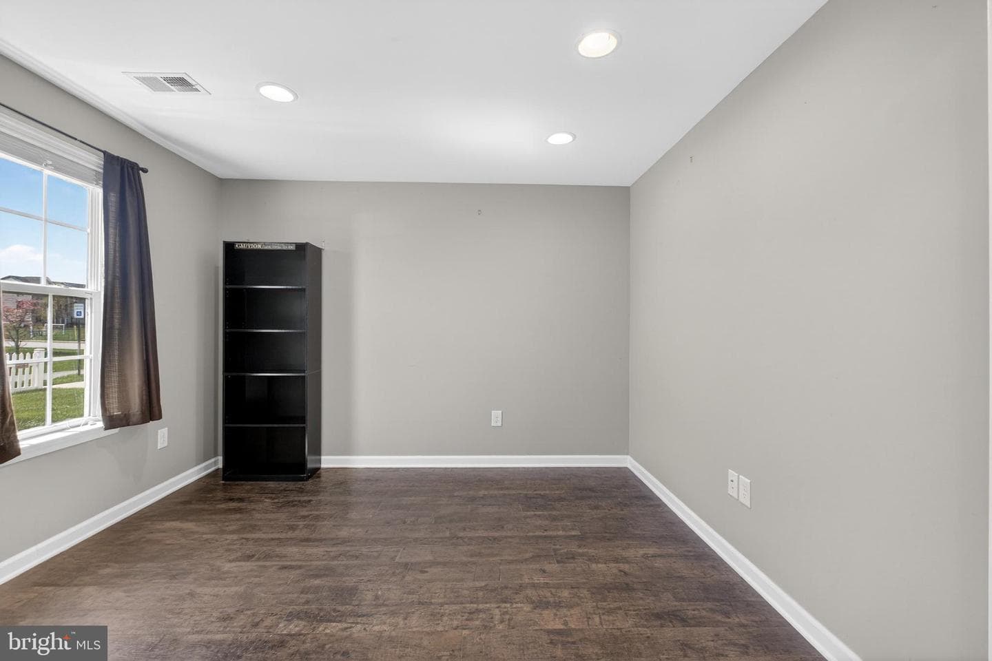 114 N Harner Boulevard photo 18