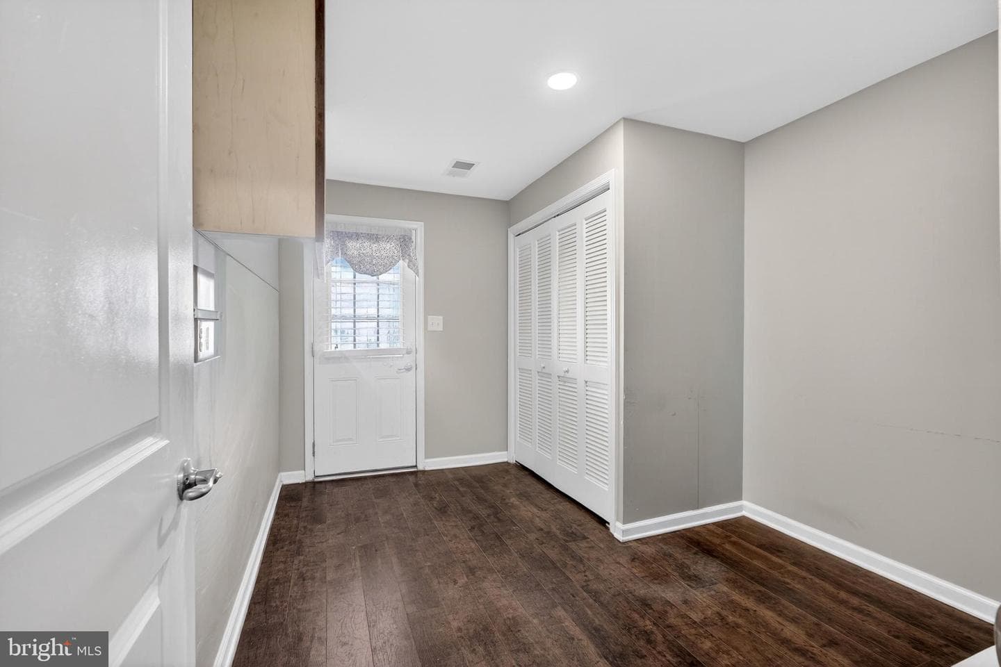 114 N Harner Boulevard photo 21