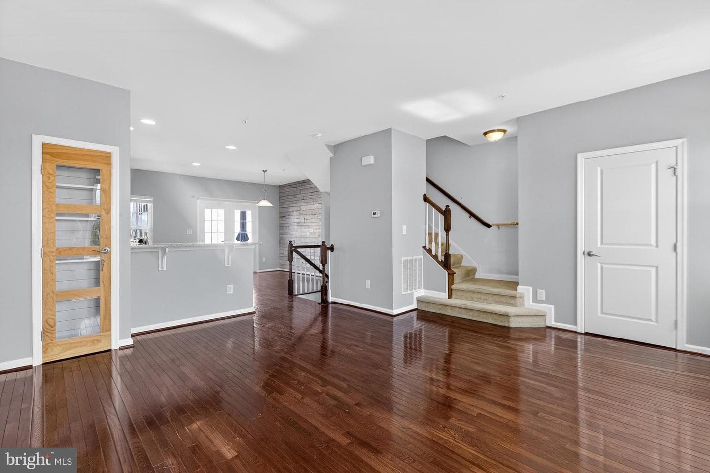 114 N Harner Boulevard photo 24