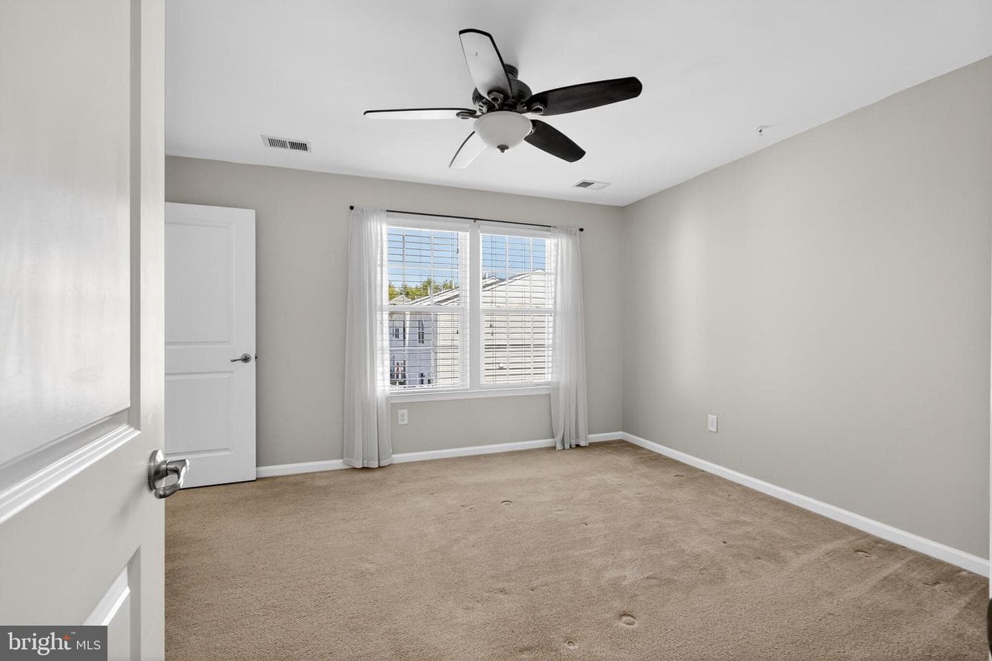 114 N Harner Boulevard photo 27