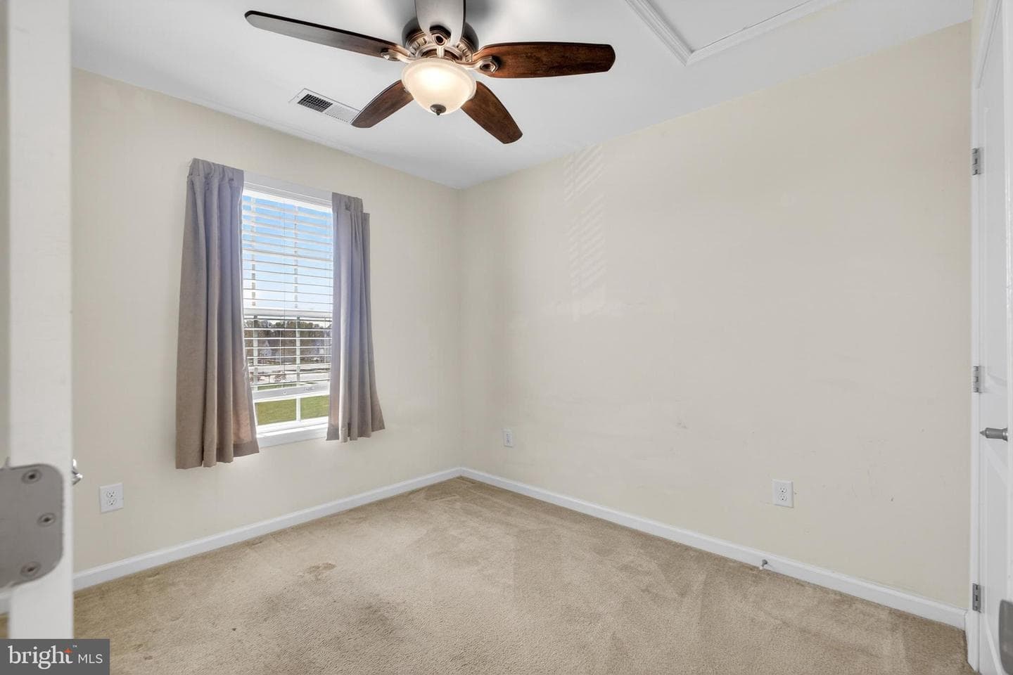 114 N Harner Boulevard photo 31