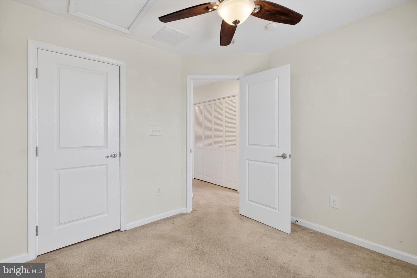 114 N Harner Boulevard photo 32