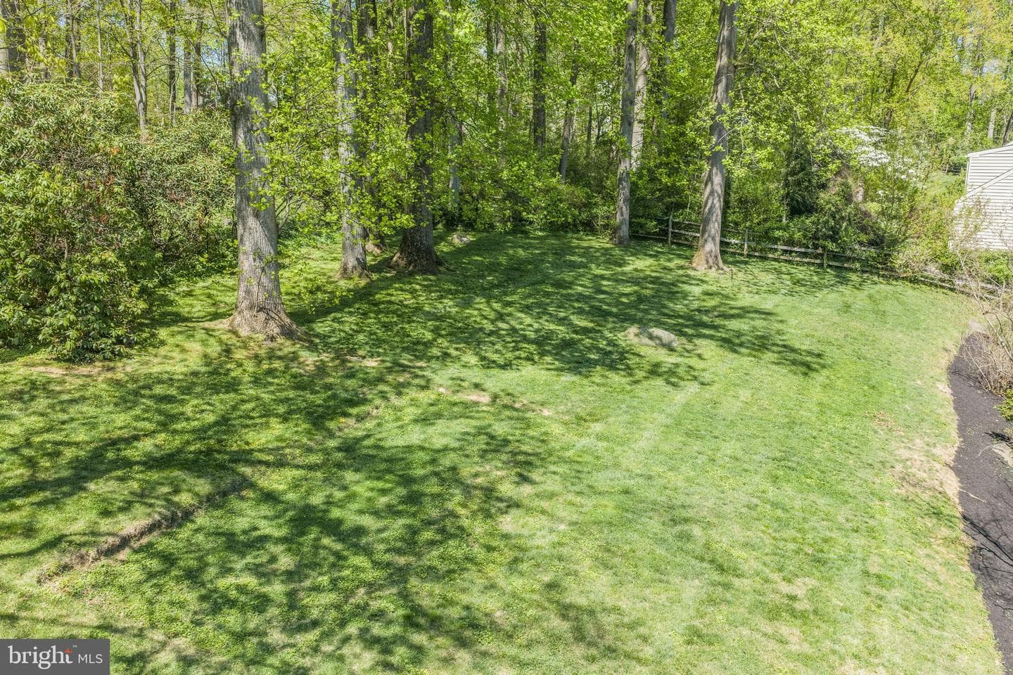 1064 Beaumont Road photo 38