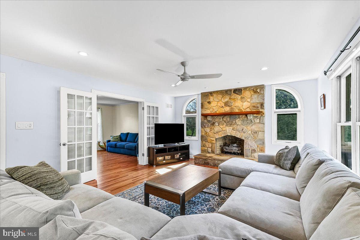 407 Valley Drive photo 8