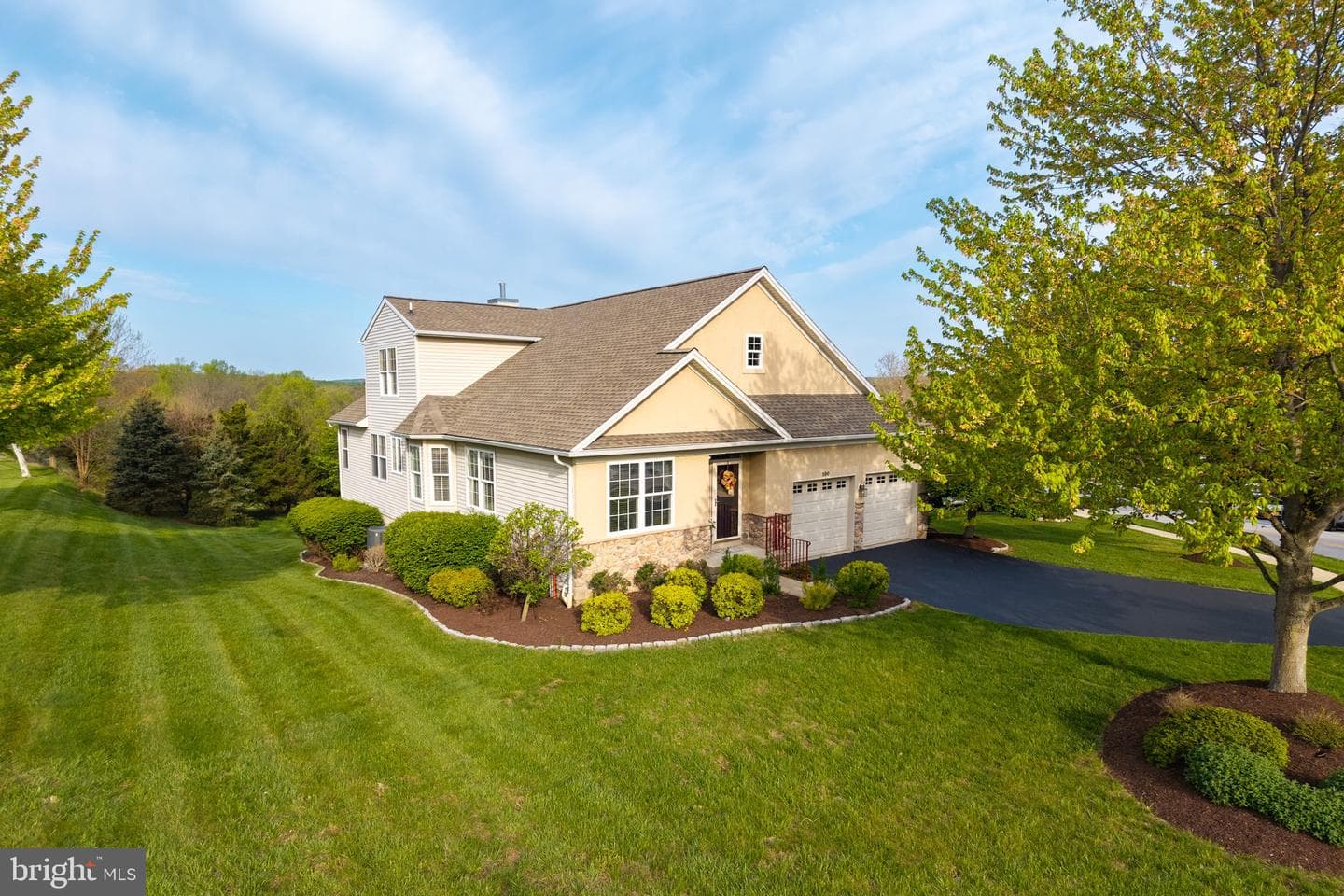100 Gaston Lane photo 2