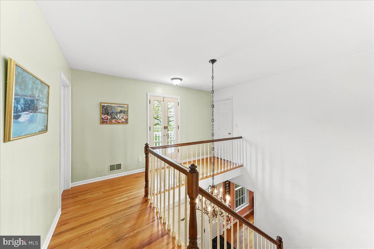 701 Pheasant Run photo 19