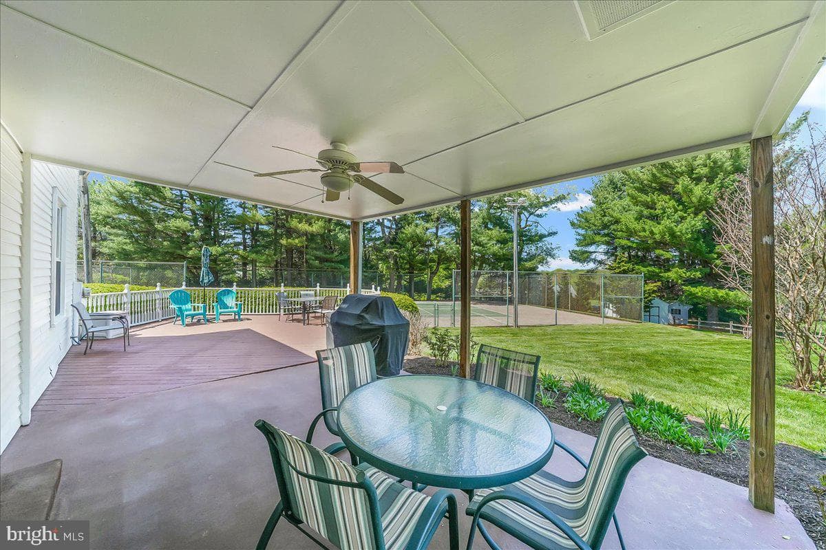701 Pheasant Run photo 34