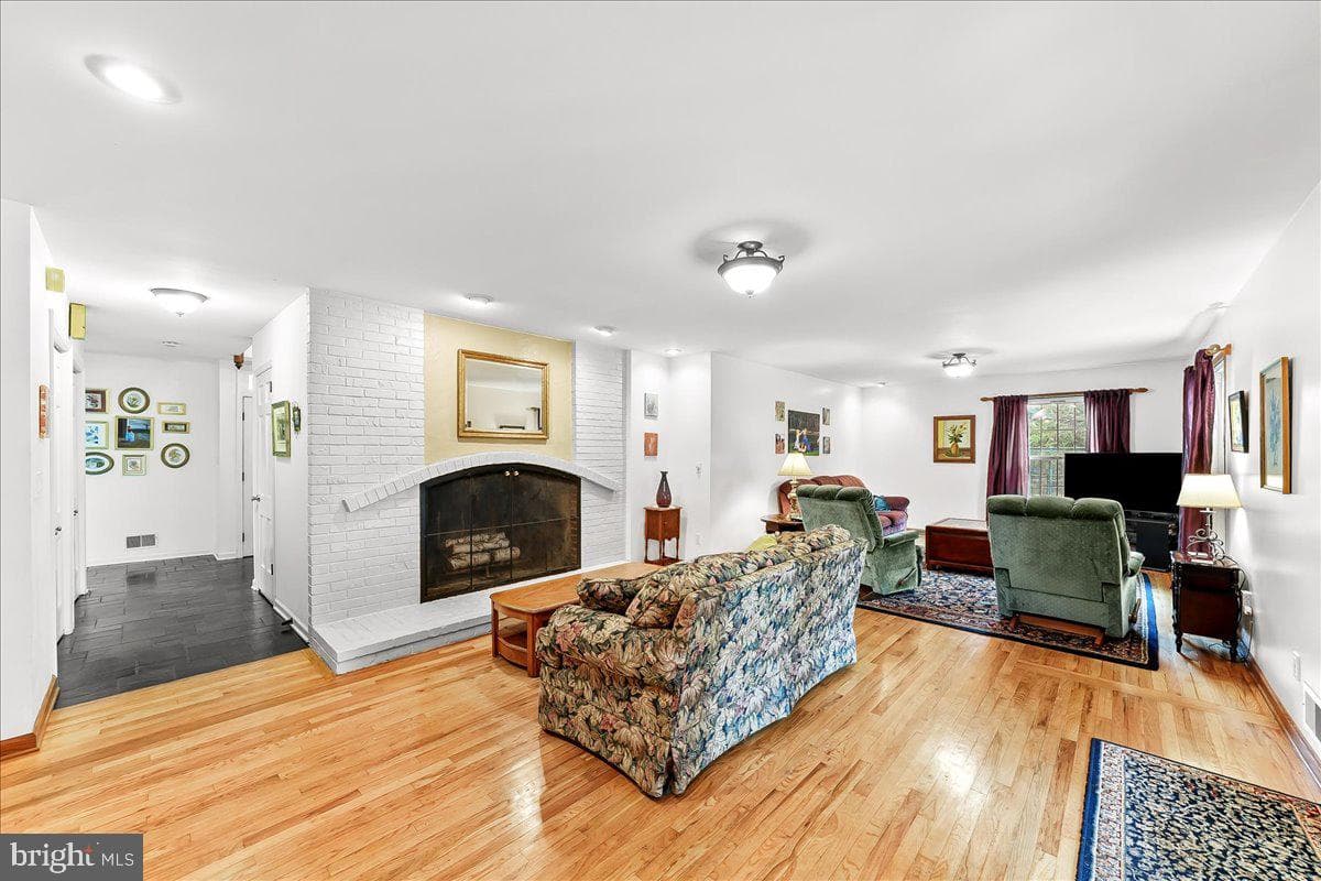 701 Pheasant Run photo 5