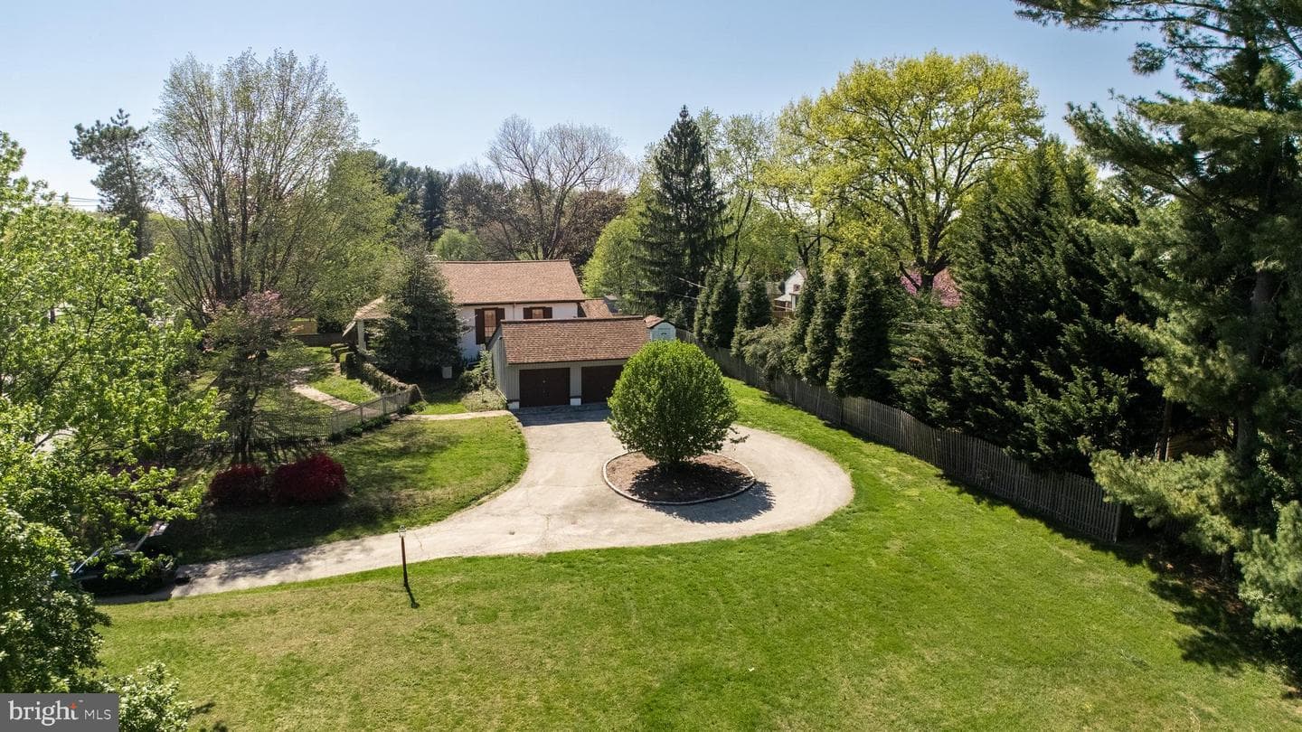 381 E Swedesford Road photo 3