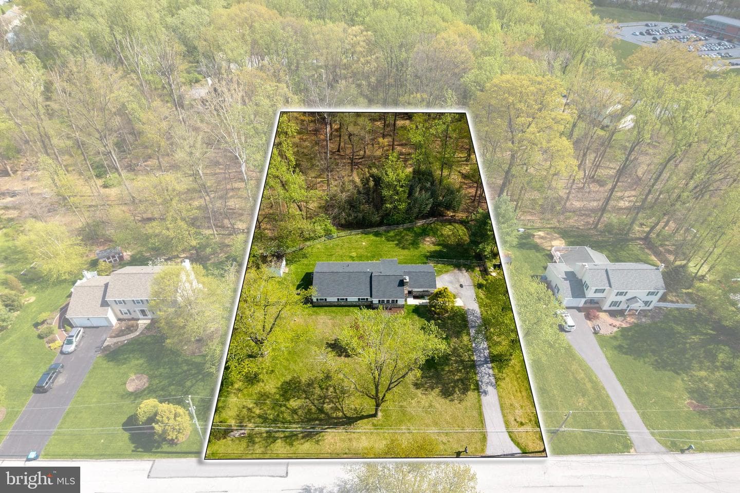 560 Norwood Road photo 40