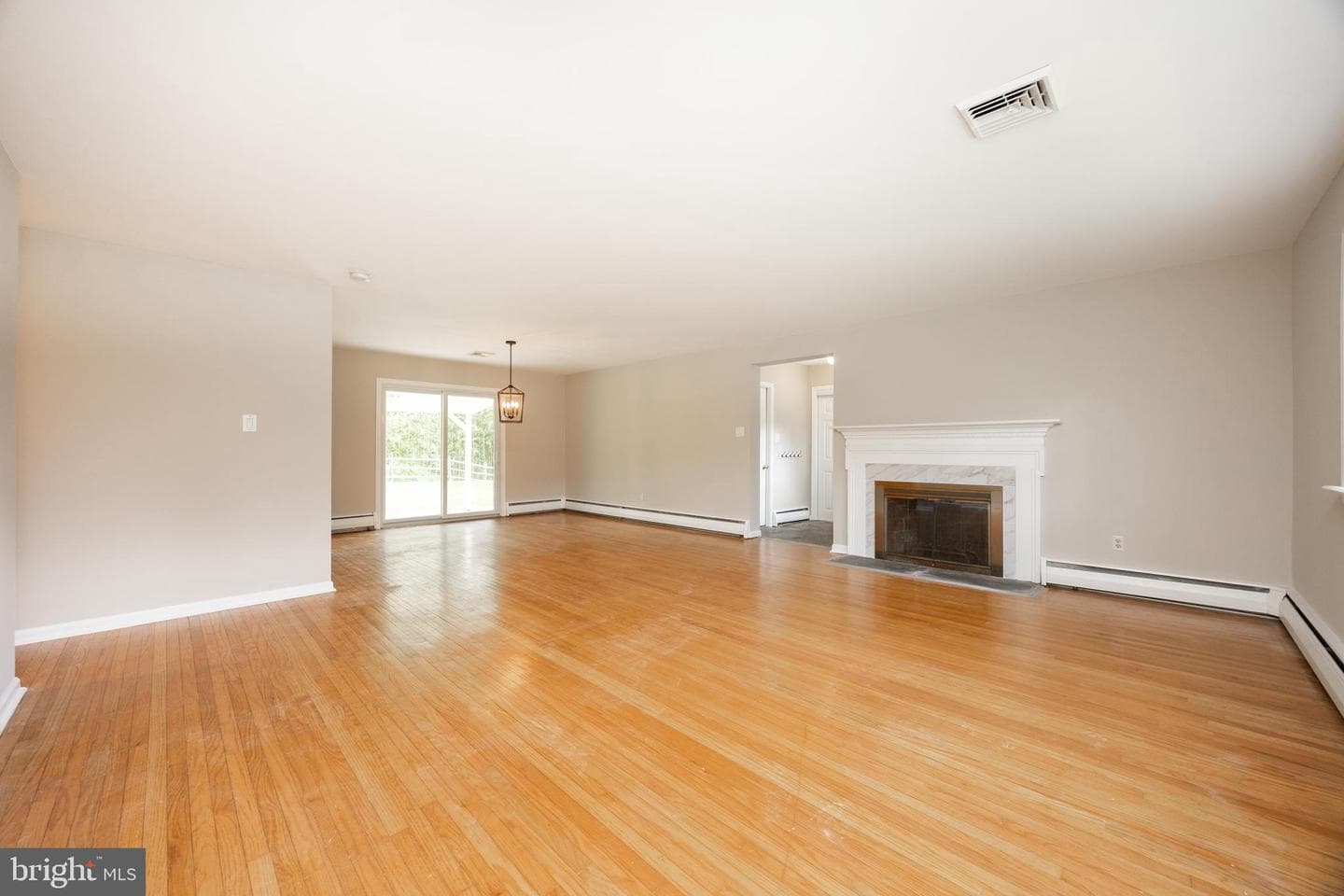 560 Norwood Road photo 8