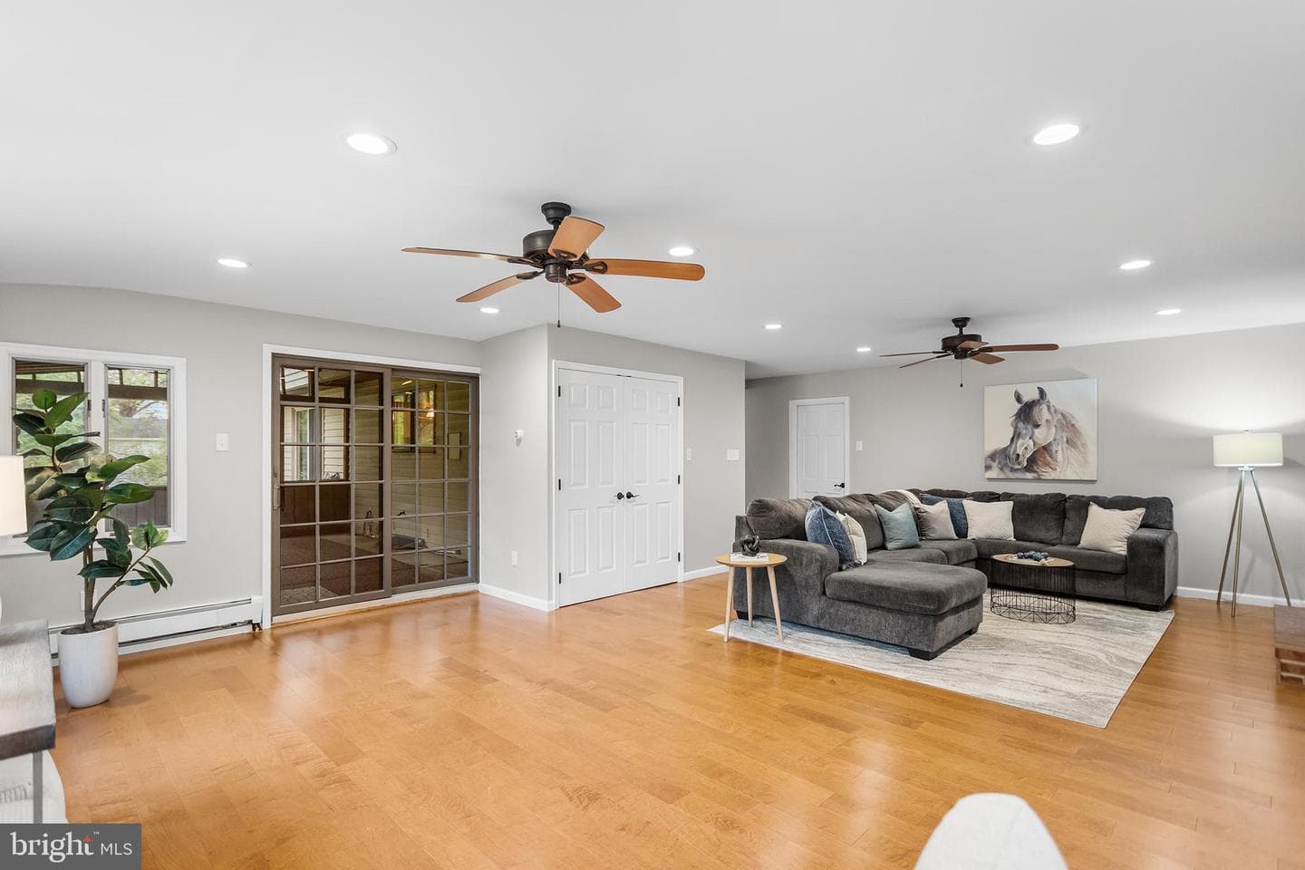 33 Stirling Way photo 12