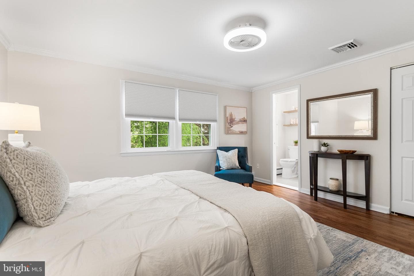 33 Stirling Way photo 15