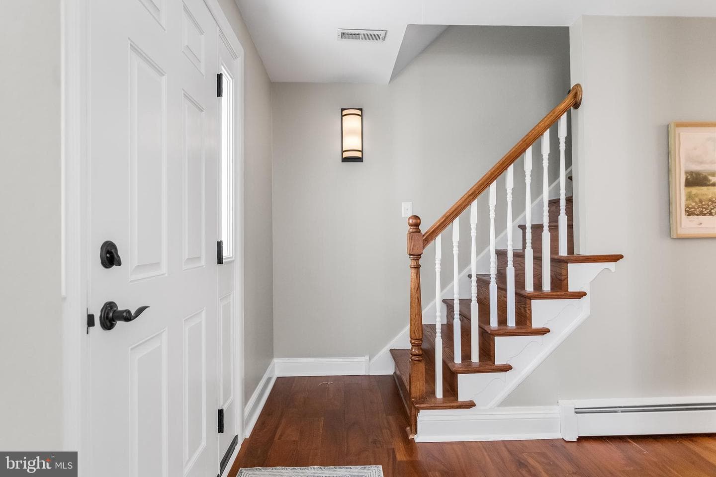 33 Stirling Way photo 2